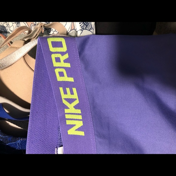 3/4 length purple Nike leggings - Picture 3 of 6